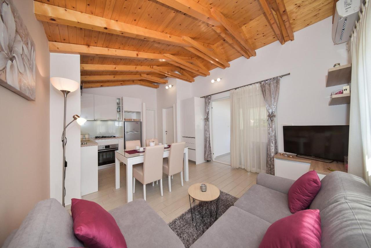 Apartment Irena Posedarje Eksteriør billede