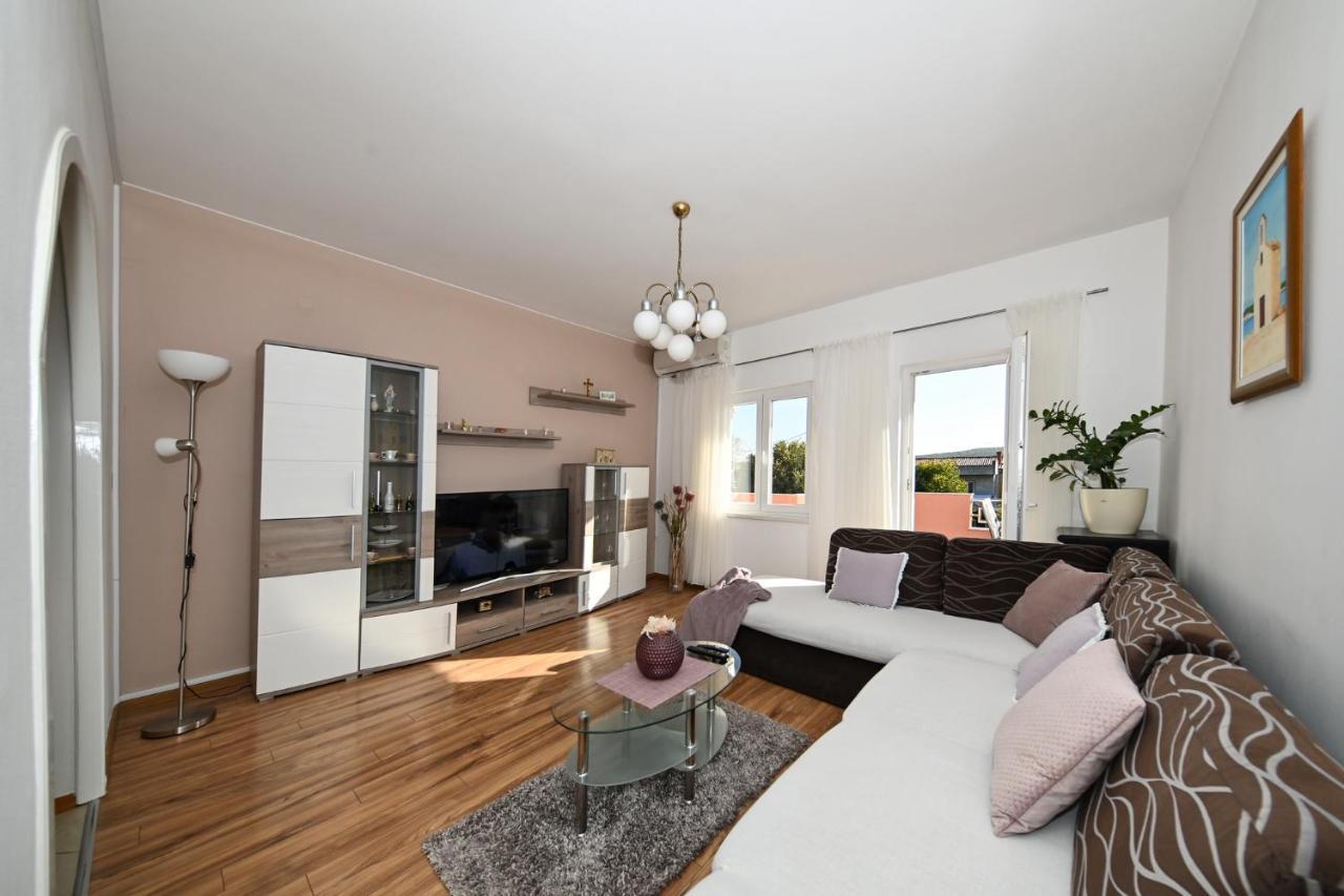 Apartment Irena Posedarje Eksteriør billede