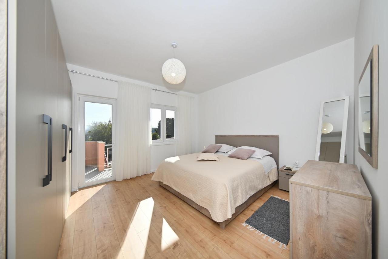 Apartment Irena Posedarje Eksteriør billede