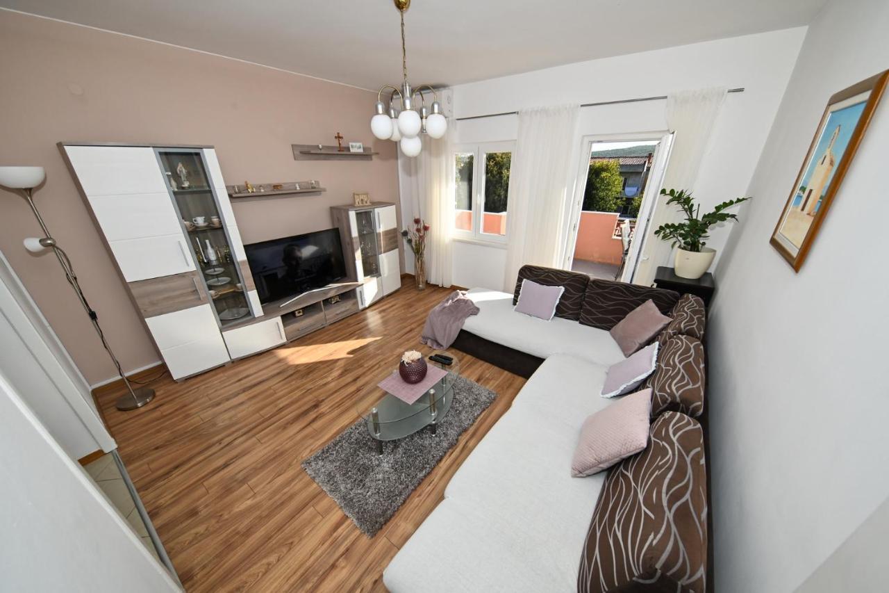 Apartment Irena Posedarje Eksteriør billede