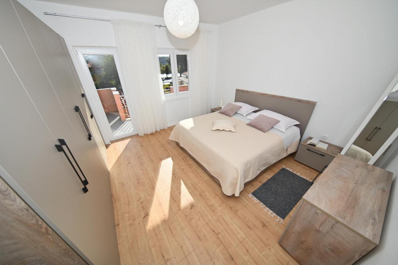 Apartment Irena Posedarje Eksteriør billede