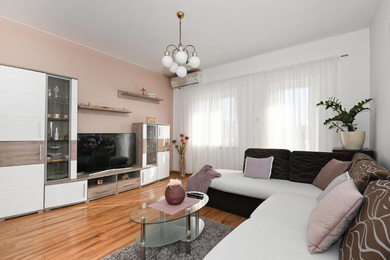 Apartment Irena Posedarje Eksteriør billede