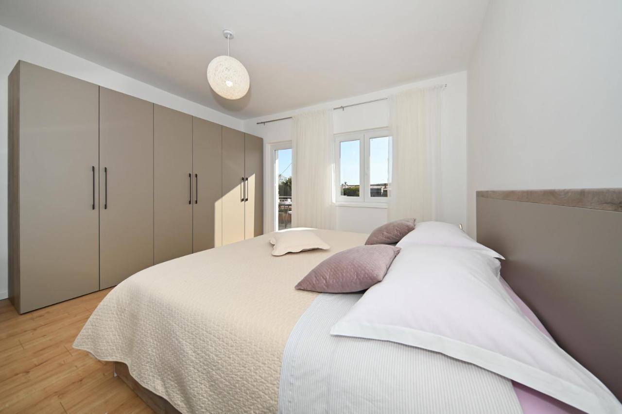 Apartment Irena Posedarje Eksteriør billede